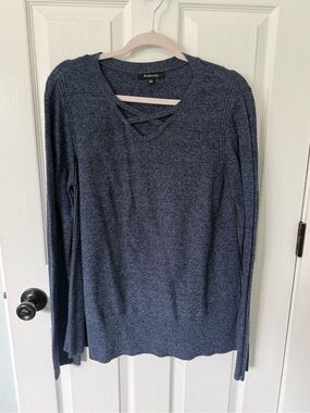 Relativity Blue Criss Cross V-Neck Sweater | XL